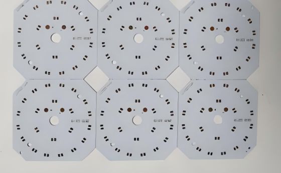 Giá tốt 1 Layer LED PCB Board With Aluminium Base Board 1OZ And White Soldermask trực tuyến